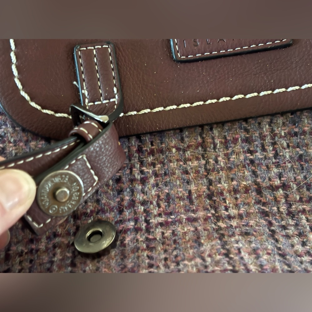 Islander Jura Backpack in burgundy leather and burgundy multi Harris Tweed - Picture 6 of 16
